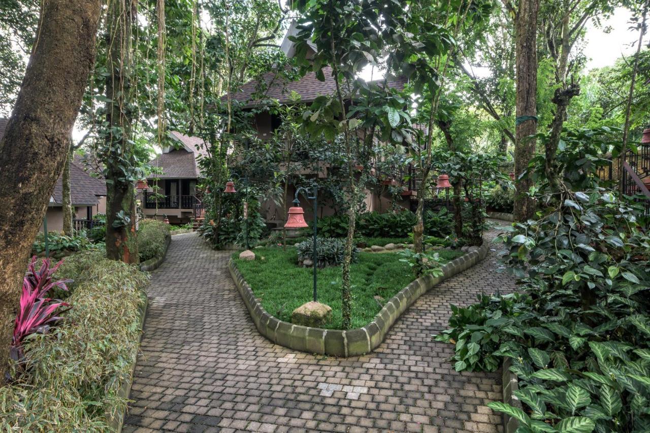 Club Mahindra Thekkady Hotel Екстериор снимка