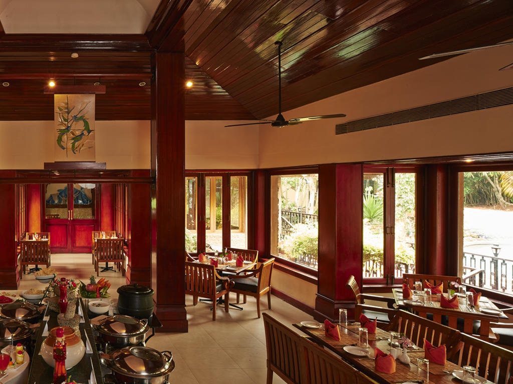 Club Mahindra Thekkady Hotel Екстериор снимка