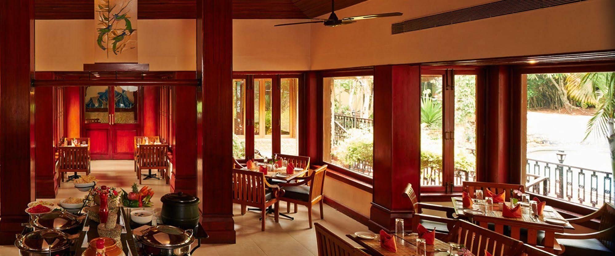 Club Mahindra Thekkady Hotel Екстериор снимка