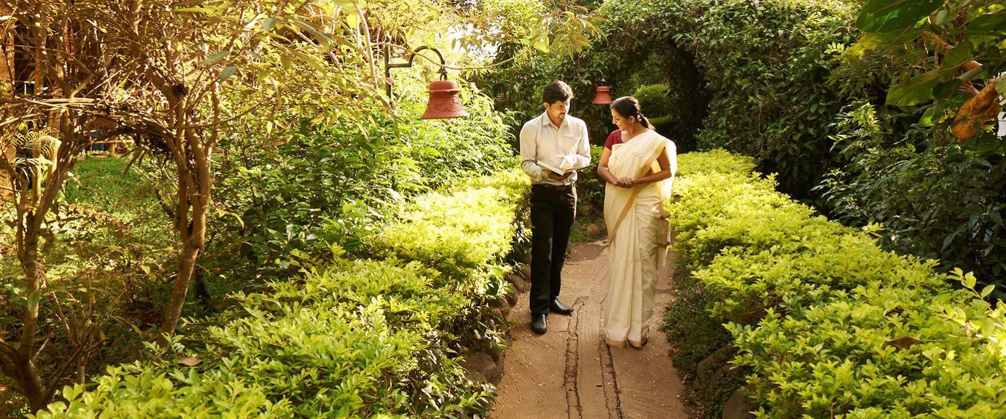 Club Mahindra Thekkady Hotel Екстериор снимка