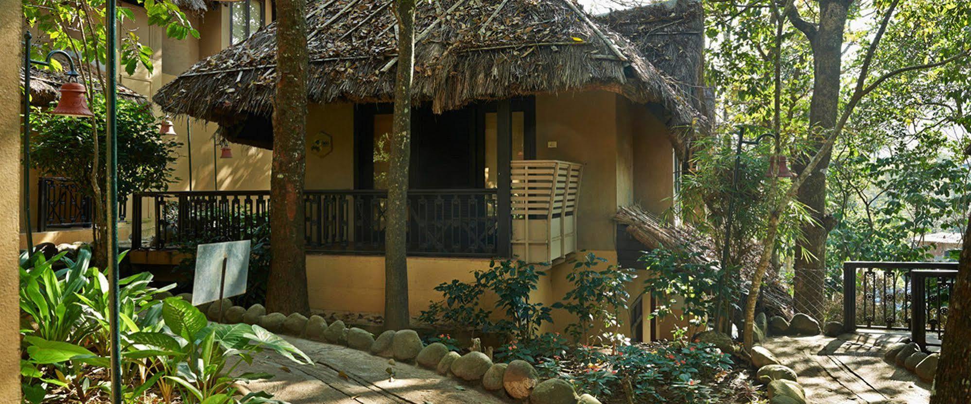 Club Mahindra Thekkady Hotel Екстериор снимка